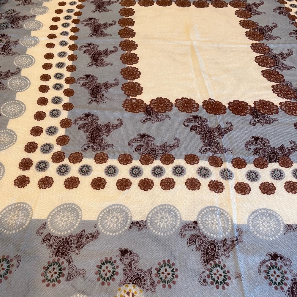 Large scarf